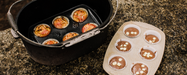 Camp oven cupcakes